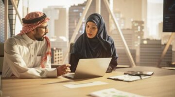 المرأة تصعد إلى قمة القيادة في الخليج.. والإمارات في الصدارة
