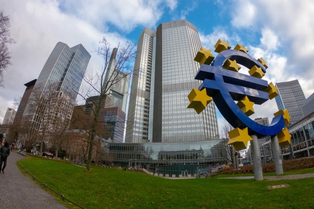 المستهلكون الأوروبيون يرفعون توقعاتهم للتضخم بسبب الحرب التجارية المستهلكون الأوروبيون يرفعون توقعاتهم للتضخم بسبب الحرب التجارية