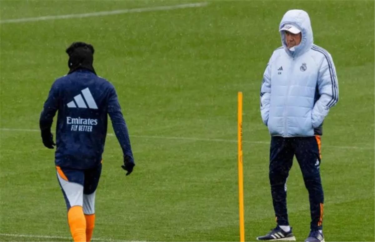 الملكي تحت الصدمة.. عزلة أنشيلوتي وإحباط اللاعبين يهدد موسم ريال مدريد الملكي تحت الصدمة.. عزلة أنشيلوتي وإحباط اللاعبين يهدد موسم ريال مدريد