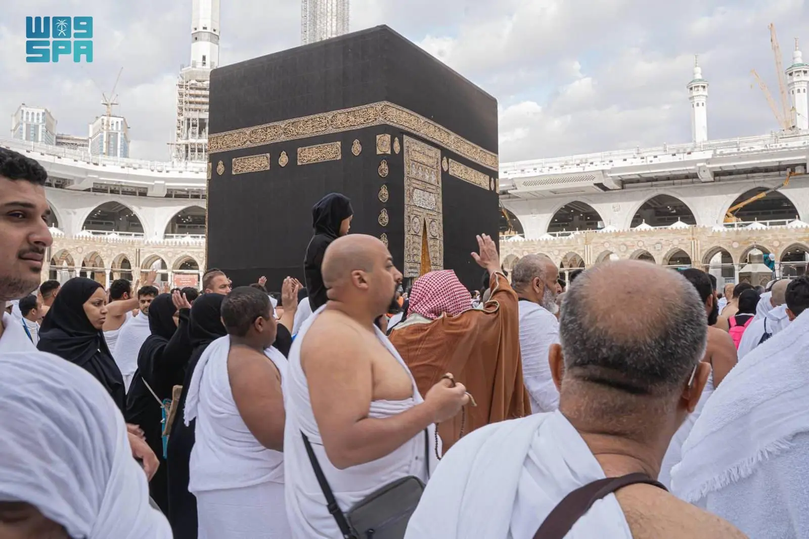 المملكة تعلن عن عقوبات مخالفي تعليمات الحصول على تصريح مسبق لأداء الحج وكل من يسهل لهم ارتكاب المخالفات المملكة تعلن عن عقوبات مخالفي تعليمات الحصول على تصريح مسبق لأداء الحج وكل من يسهل لهم ارتكاب المخالفات