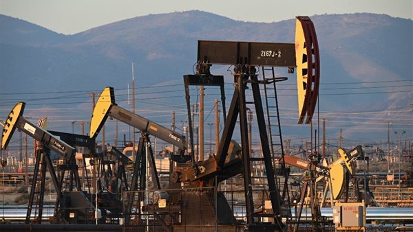 النفط يهبط 3% وسط مؤشرات على تقدم في محادثات أمريكا وإيران
