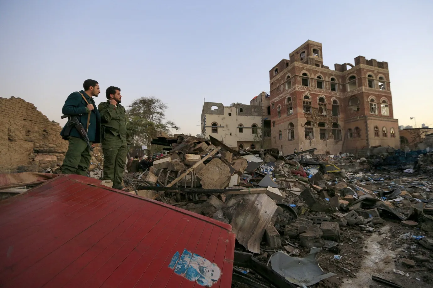 الولايات المتحدة تجري محادثات مع القوات اليمنية بشأن هجوم بري ضد الحوثيين الولايات المتحدة تجري محادثات مع القوات اليمنية بشأن هجوم بري ضد الحوثيين