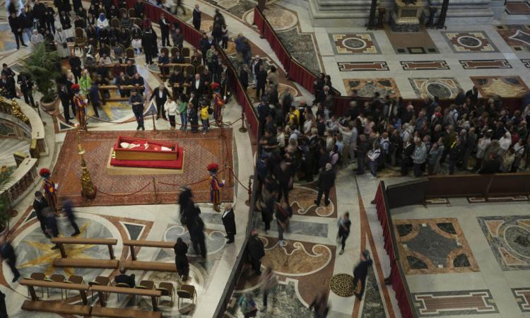 اليوم.. الفاتيكان يودع البابا فرنسيس في جنازة مهيبة