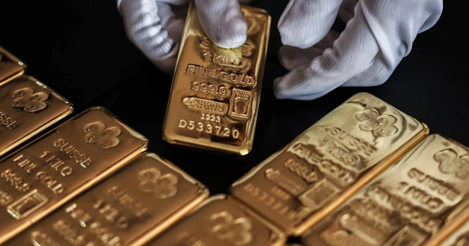 انخفاض أسعار الذهب بأكثر من 1% مع عمليات جني الأرباح