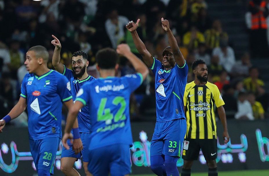 بالصور: الاتحاد يسقط أمام الفتح.. ويشعل الدوري السعودي بالصور: الاتحاد يسقط أمام الفتح.. ويشعل الدوري السعودي