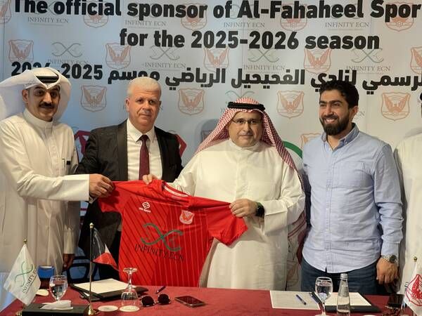 بالصور.. الفحيحيل يعلن تجديد عقد الخطيب