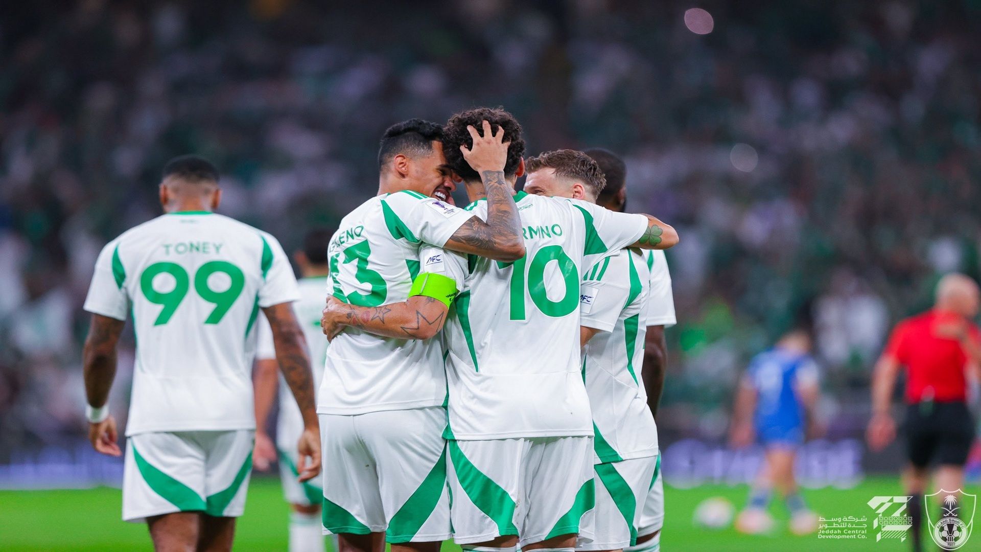 بالصور.. جالينو يرتدي ثوب فينيسيوس في الكلاسيكو السعودي