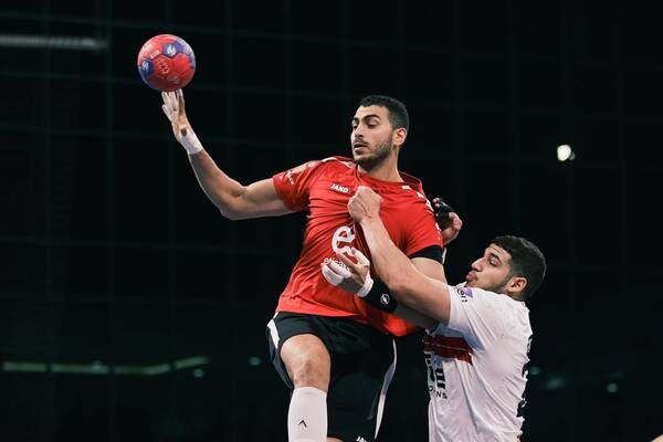 بالفوز على الزمالك.. الأهلي يكمل الثلاثية ويتوج بكأس مصر لليد بالفوز على الزمالك.. الأهلي يكمل الثلاثية ويتوج بكأس مصر لليد