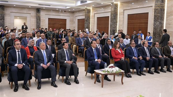 بدء احتفالية قناة السويس “بيوم التفوق” بحضور رئيس الوزراء بدء احتفالية قناة السويس “بيوم التفوق” بحضور رئيس الوزراء