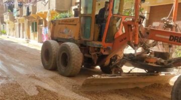 بدء وضع طبقة الأساس بطريق الشوكة البرنوجي في دمنهور