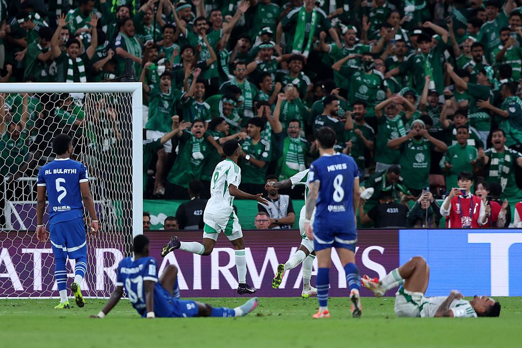 بديل أهلي جدة يطلق رصاصة الرحمة على الهلال