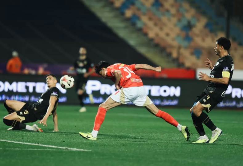 بودكاست ضغط عالي.. أحمد عبد الغني: انتقال بن شرقي لـ الأهلي وجع جمهور الزمالك (فيديو) بودكاست ضغط عالي.. أحمد عبد الغني: انتقال بن شرقي لـ الأهلي وجع جمهور الزمالك (فيديو)