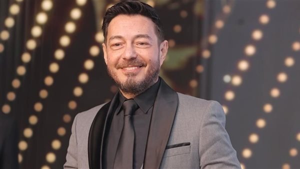 تعليق زوج ابنته هو الأبرز.. كيف احتفلت عائلة أحمد زاهر بعيد ميلاده؟