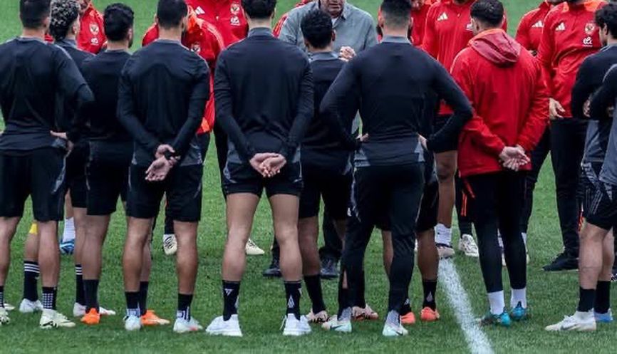 تفاصيل اجتماع الخطيب الأول مع لاعبي الأهلي بعد رحيل كولر تفاصيل اجتماع الخطيب الأول مع لاعبي الأهلي بعد رحيل كولر