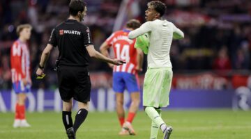 تقرير حكم مباراة الكلاسيكو يوضح سبب طرد ثلاثي ريال مدريد ضد برشلونة