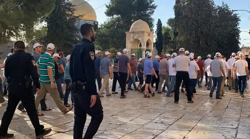نادي الأسير يندد بالهجمة الشرسة على المقدسات: الأقصى يُفرّغ من المسلمين ويُستباح بصلوات تلمودية