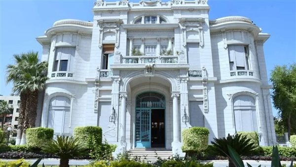 جامعة عين شمس تنظم مؤتمرًا علميًا يكشف أسرار الشفاء بكلية الصيدلة