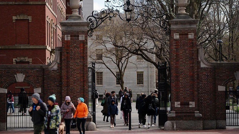 جامعة هارفرد ترفع دعوى قضائية لمنع ترامب من تجميد التمويل