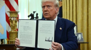 حالة عدم اليقين بشأن الرسوم الجمركية تهيمن على أول 100 يوم من حكم ترامب