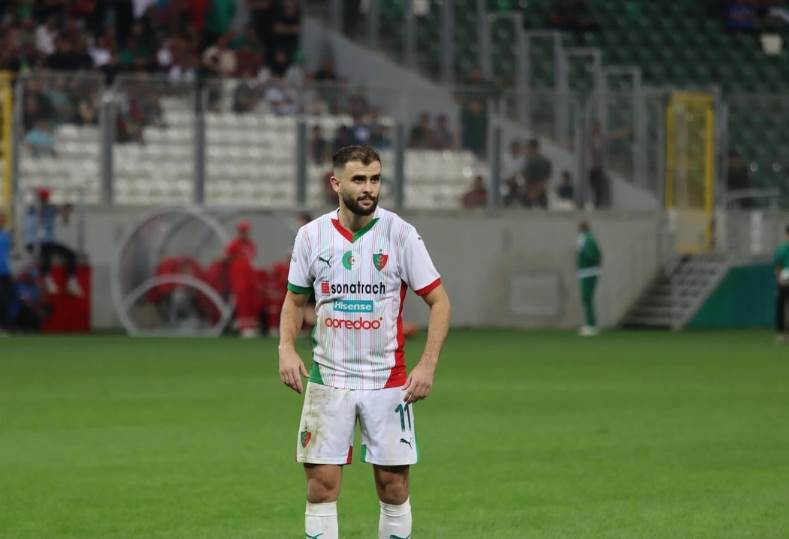 حقيقة مفاوضات الزمالك مع طيب مزياني جناح مولودية الجزائر