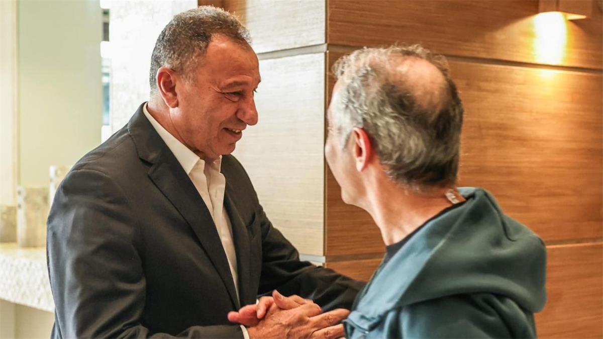 خاص | تفاصيل اجتماع الخطيب مع كولر قبل مباراة الأهلي وصن داونز