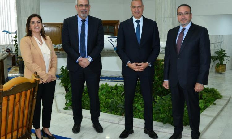 رئيس القابضة لمصرللطيران يبحث مع نائب رئيس IATA سبل تعزيز التعاون