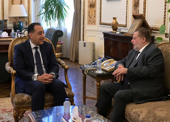 رئيس الوزراء يناقش مع محافظ البنك المركزي إتاحة الفرص والتمويل للقطاع الخاص لدفع النمو الاقتصادي