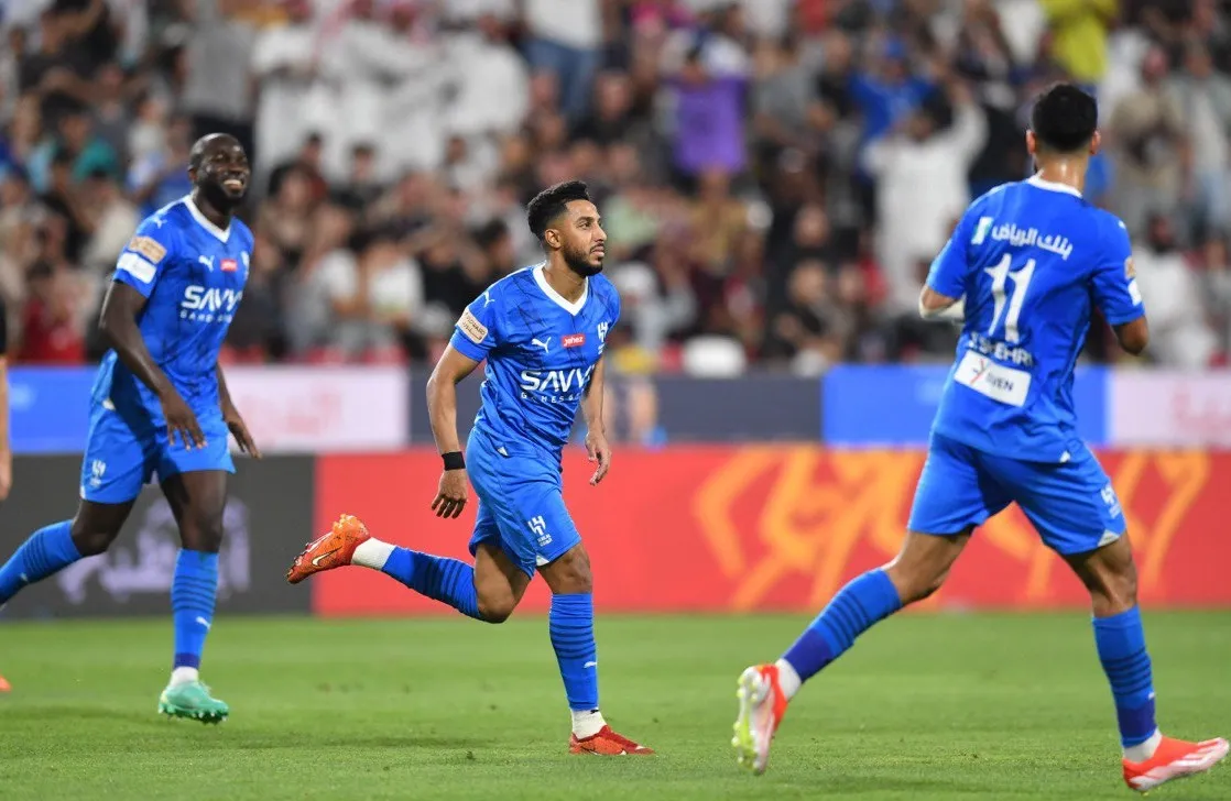 سالم الدوسري.. فخر الهلال يكتب التاريخ