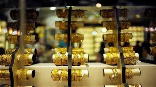 سعر الذهب اليوم الإثنين 28 أبريل 2025 بمنتصف التعاملات.. تحديث لحظي لعيارات 24 و21 و18