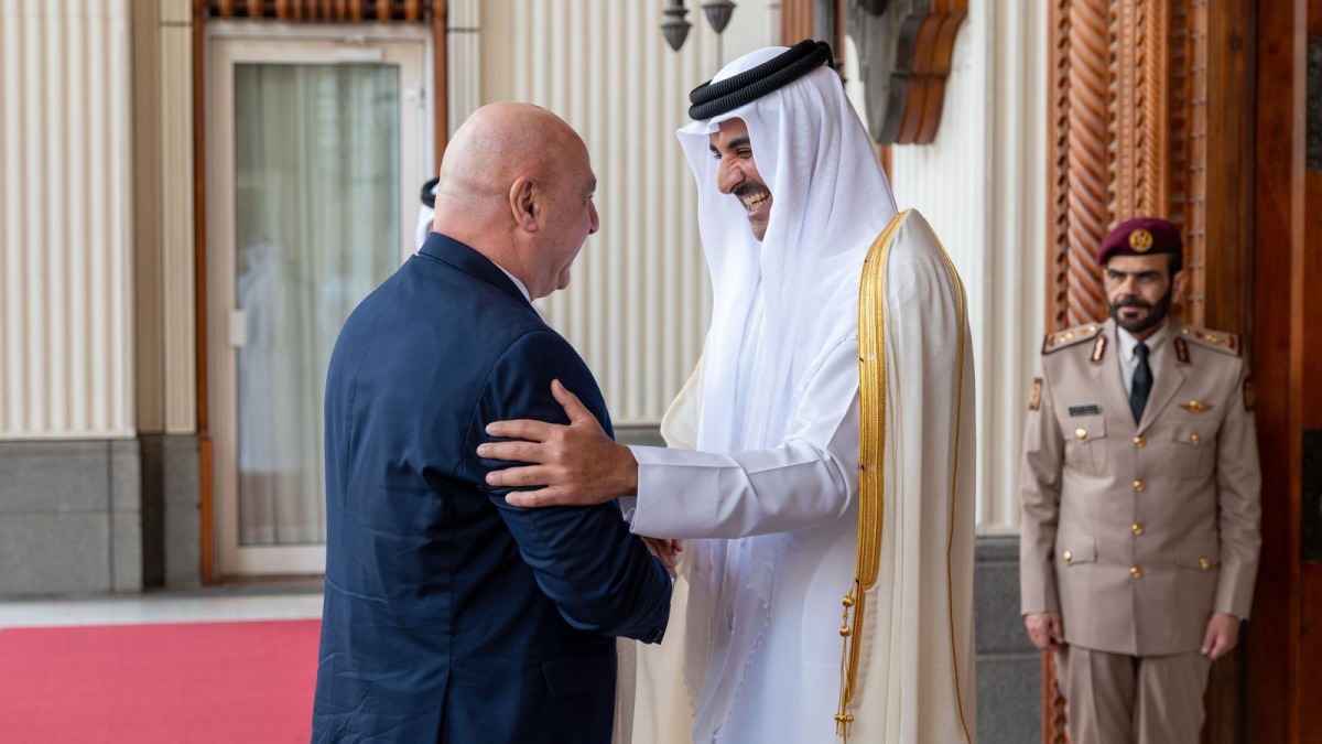 سمو الأمير: مباحثات مهمة مع الرئيس اللبناني.. قطر حريصة على الوقوف مع لبنان وشعبه