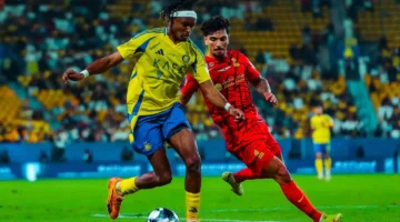 محمد سيماكان يخرج من مباراة النصر والفتح بسبب الإصابة