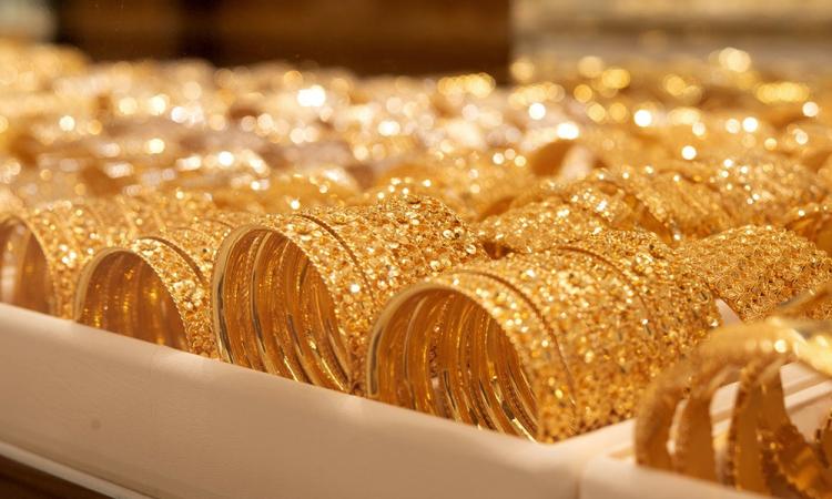 شعبة الذهب: خفض البنك المركزي سعر الفائدة يدفع المستهلكين لشراء الذهب