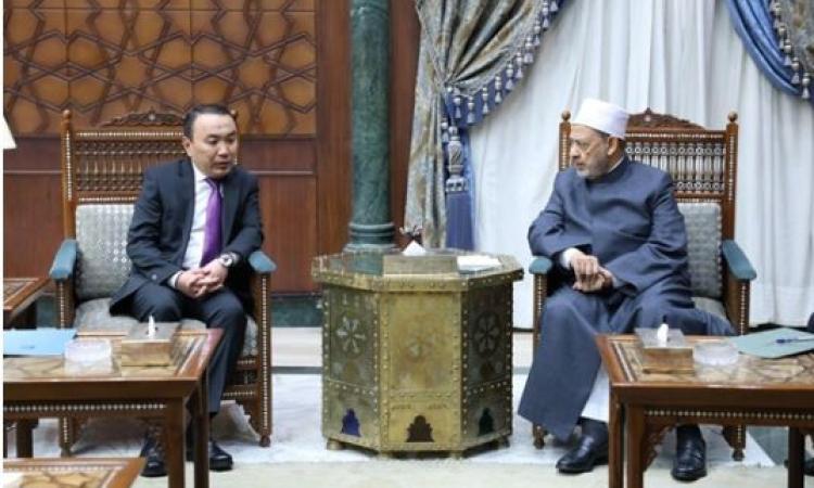 شيخ الأزهر يبحث مع سفير كازاخستان تعزيز التعاون المشترك