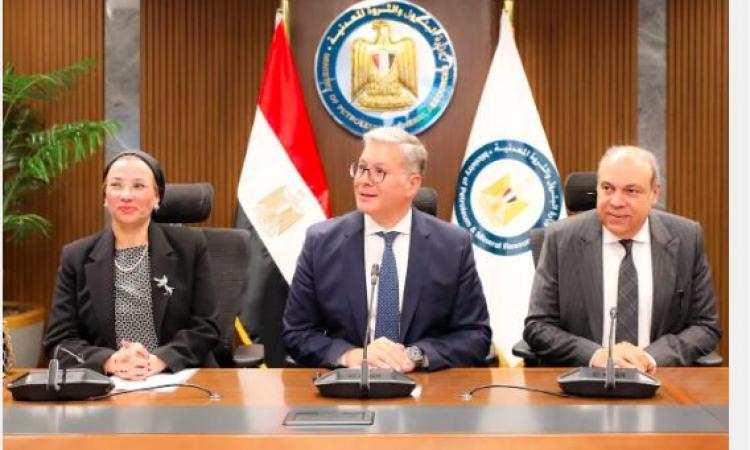 صور البترول والبيئة والطيران يبحثون التعاون فى إنتاج وقود الطائرات المستدام