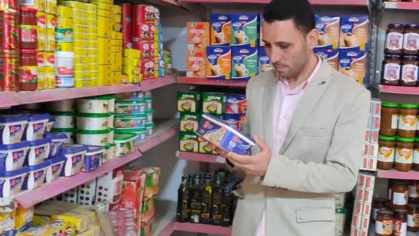 ضبط كمية من الرنجة و المواد الغذائية مجهولة المصدر بالبحيرة