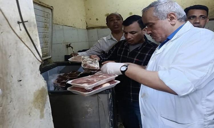 ضبط لحوم غير صالحة للاستهلاك بمدينة سنورس بالفيوم