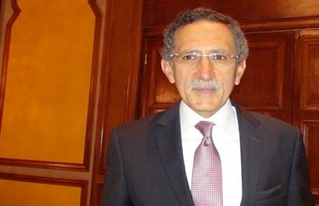 طارق توفيق: معدل نمو الصناعة عند 4٪ خلال 10 سنوات يعكس تباطؤ التحول الهيكلي للاقتصاد طارق توفيق: معدل نمو الصناعة عند 4٪ خلال 10 سنوات يعكس تباطؤ التحول الهيكلي للاقتصاد