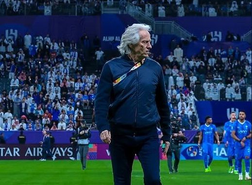 طعنة برتغالية.. متمرد جديد على جيسوس في الهلال
