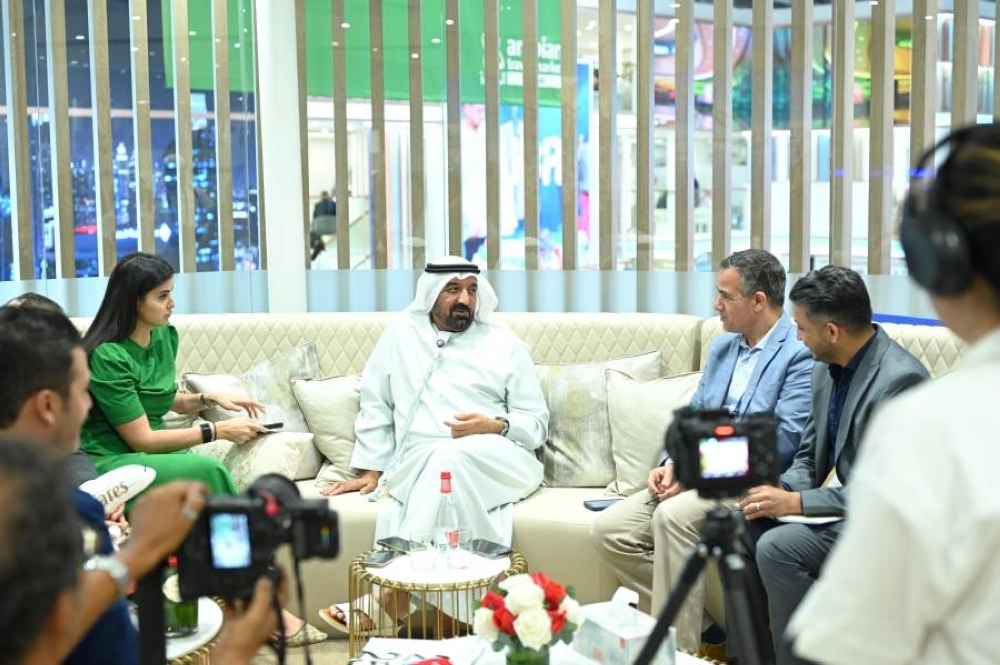 عاجل | الشيخ أحمد بن سعيد آل مكتوم لـCNN الاقتصادية: استئناف الرحلات مع سوريا قيد الإعداد.. وطيران الإمارات متفائلة رغم التحديات العالمية عاجل | الشيخ أحمد بن سعيد آل مكتوم لـCNN الاقتصادية: استئناف الرحلات مع سوريا قيد الإعداد.. وطيران الإمارات متفائلة رغم التحديات العالمية
