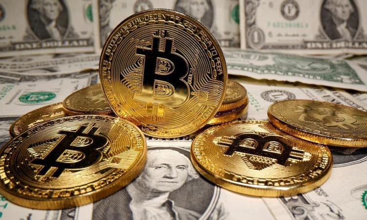عملة "بتكوين" تسجل ارتفاعا يتجاوز 93 ألف دولار
