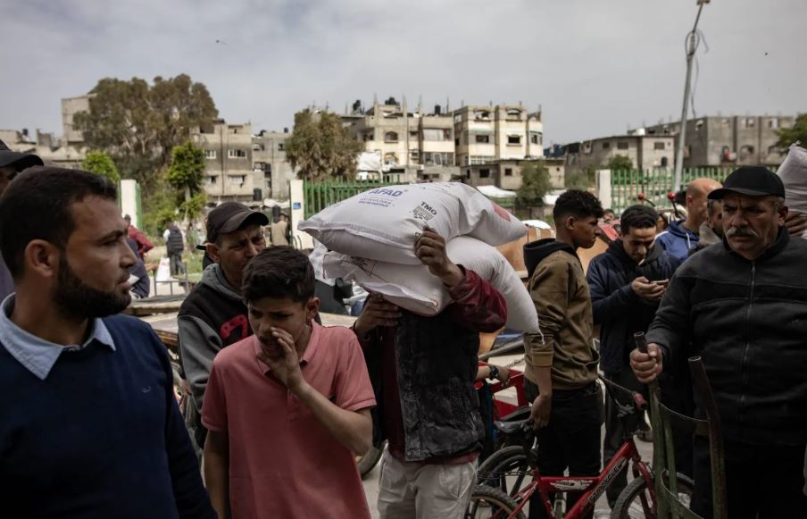 نفاد الدقيق وتوقف الإمدادات.. أونروا تحذر من كارثة إنسانية في غزة بسبب الحصار الإسرائيلي