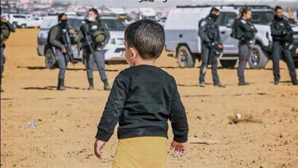 فاق الآلاف وهزّ العالم.. طفل من غزة يفوز بجائزة «صورة العام الصحفية 2025»