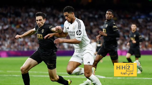 فالنسيا يضيف الهدف الثاني أمام ريال مدريد فالنسيا يضيف الهدف الثاني أمام ريال مدريد