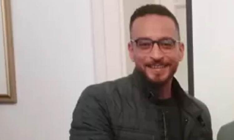 فنان تشكيلي يصمم تمثالا للجندي المقاتل احتفاء بذكرى تحرير سيناء