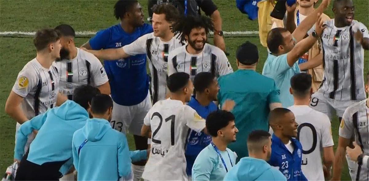 فيديو | بمشاركة النني.. الجزيرة يهزم شباب الأهلي بثنائية ويتوج بكأس الرابطة الإماراتية فيديو | بمشاركة النني.. الجزيرة يهزم شباب الأهلي بثنائية ويتوج بكأس الرابطة الإماراتية