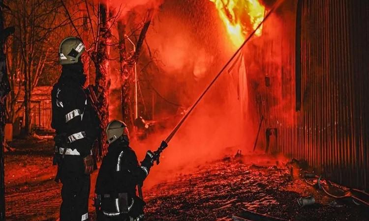 قتيلان وعشرات الجرحى في ضربات روسية على خاركيف وسومي في أوكرانيا