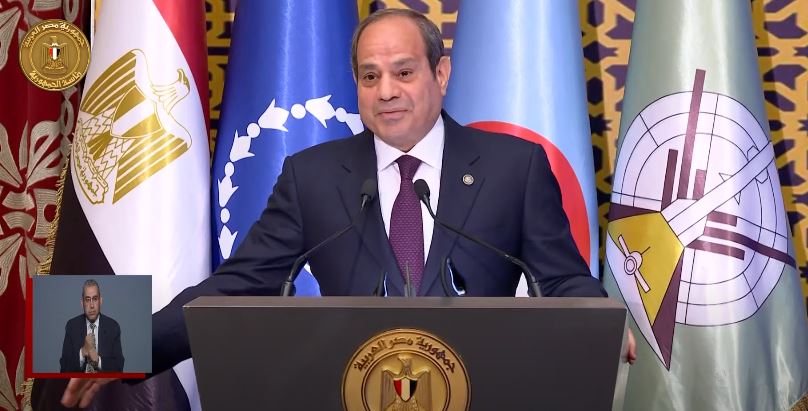 الرئيس السيسي: نبذل جهودا لضخ عناصر تتحلى بالكفاءة في شرايين مؤسسات الدولة