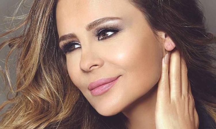 كارول سماحة تحتفل بـ «مختلفة»