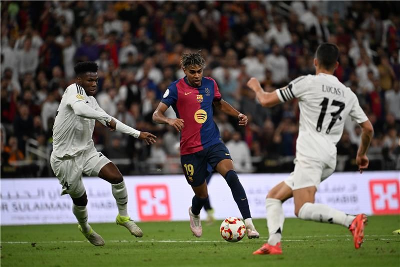 كلاسيكو الأرض: انسحاب كتالوني وتألق أسطورة مدريدية كلاسيكو الأرض: انسحاب كتالوني وتألق أسطورة مدريدية