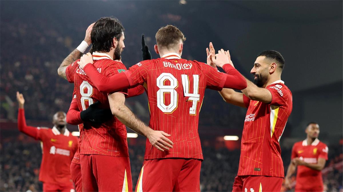 كونور برادلي: تجديد عقد محمد صلاح وفان دايك أمر جيد لأمثالي في ليفربول كونور برادلي: تجديد عقد محمد صلاح وفان دايك أمر جيد لأمثالي في ليفربول